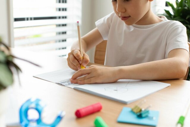 【教育】小学生の「夏休みの宿題」が減った理由　宿題もテストも通知表も“全廃”した学校に起きた「変化」